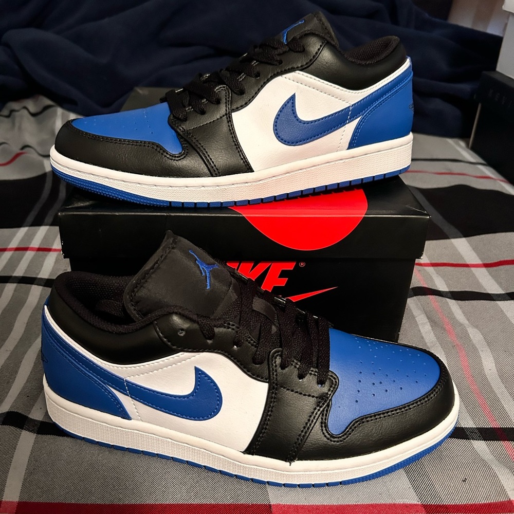 Air Jordan 1 low Royal blue size 8.5 mens brand new